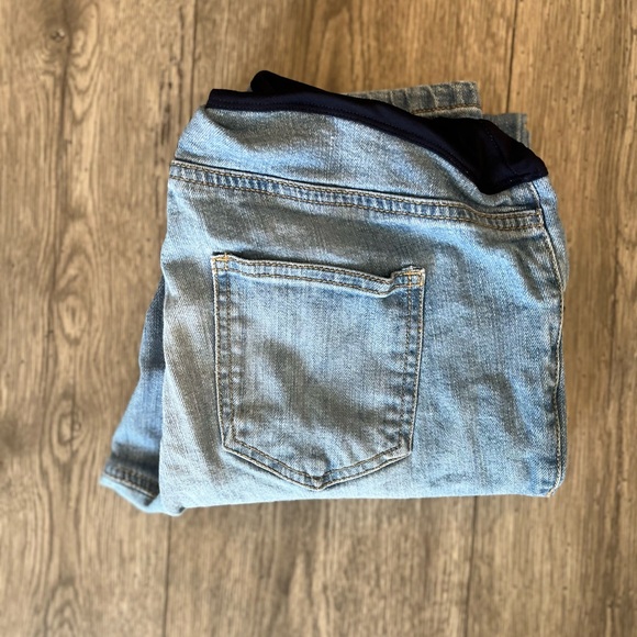 Great Expectations Maternity Light Wash Jeans Over the Belly Band SZ Small (4/6) - Picture 4 of 9